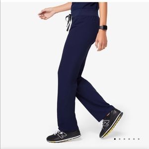 NEW FIGS Livingston Basic Scrub Pants